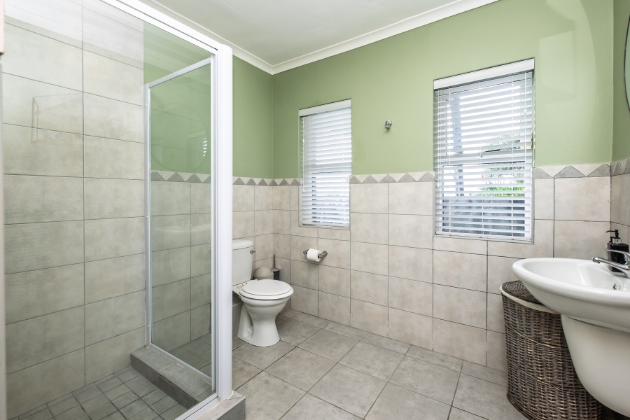 5 Bedroom Property for Sale in Murdock Valley Western Cape